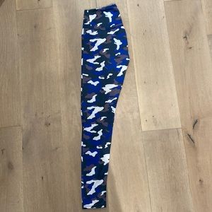 ONZIE S camo leggings